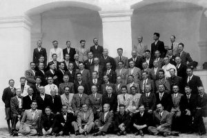 A Nagyenyeden 1939-ben tartott szaktanfolyam résztvevői, köztük Szakács Antal