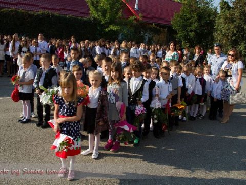 Hétfőn kezdődik az iratkozás