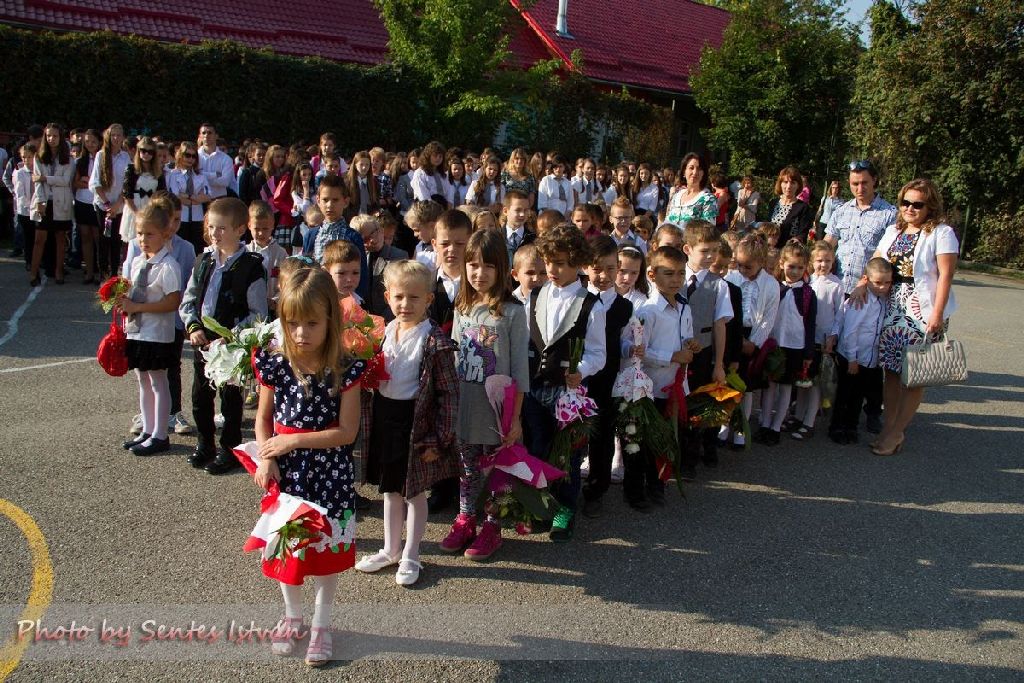 Hétfőn kezdődik az iratkozás