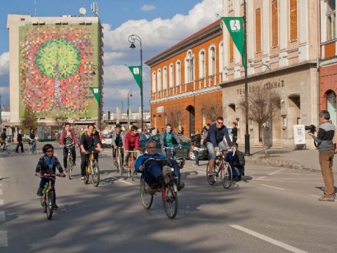 Vasparipák az utakon