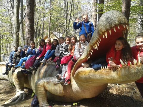 Arattak az ötödikesek a Dinóparkban