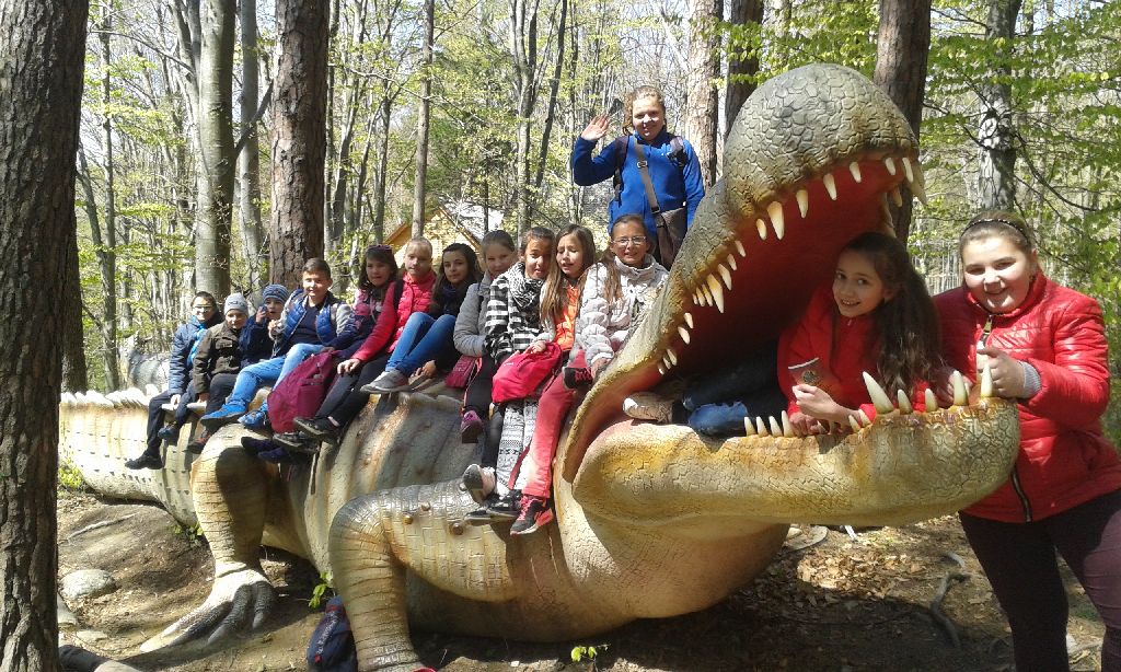 Arattak az ötödikesek a Dinóparkban