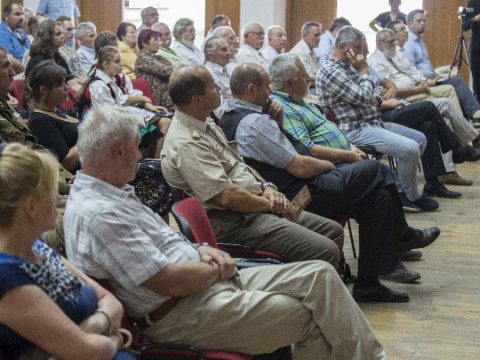 Konferencia a falunapon