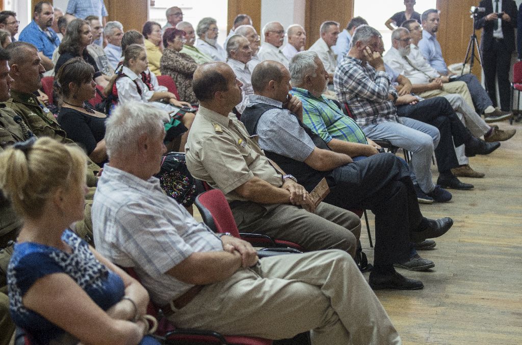 Konferencia a falunapon