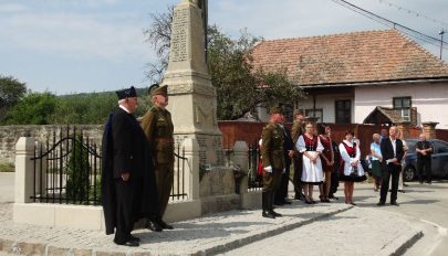 A hősök emléke fontos