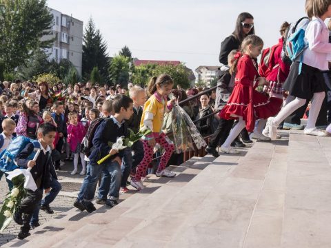 Gondok az iskolák körül