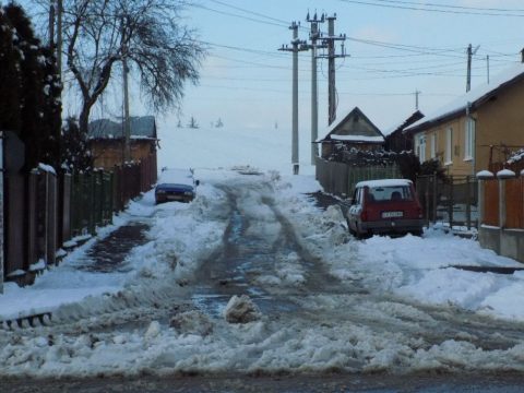 Elő a hólapátot!