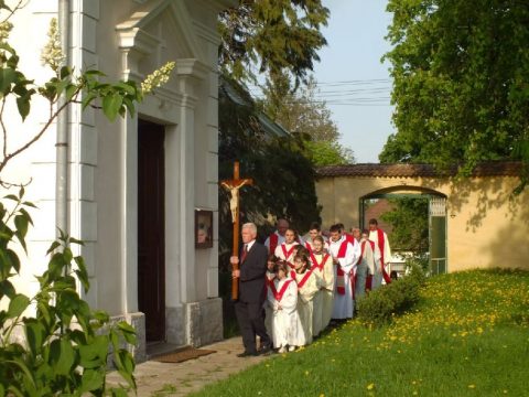 Szent-Adalbert napi búcsú