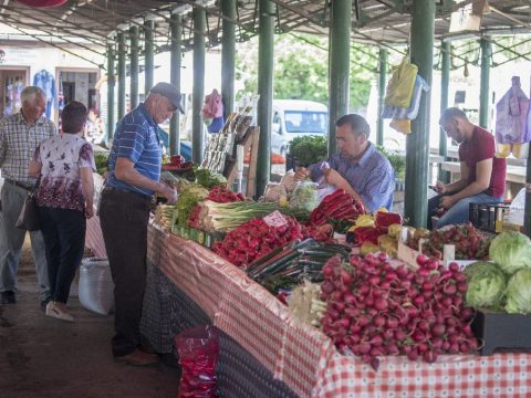 Több adatot kell feltüntetni