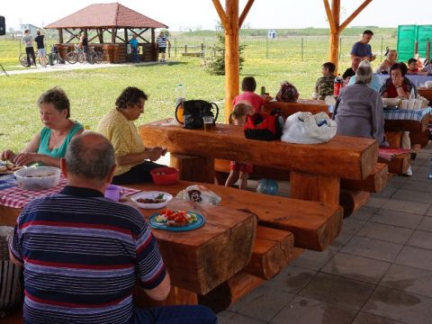 Majális Fortyogófürdőn