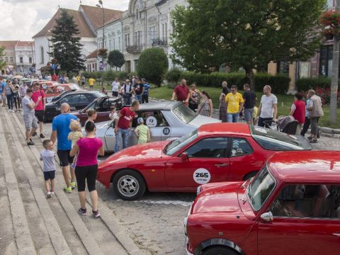 Ismét dübörögtek a lóerők