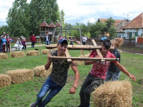 A borvíz ünnepe Hatolykán