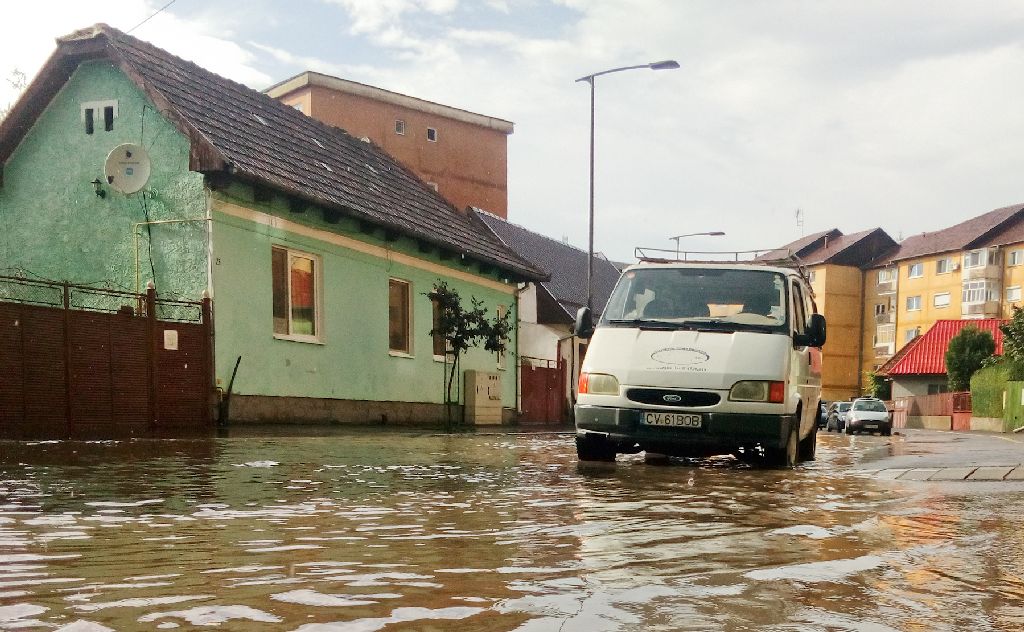 Miért kerül víz alá a város?