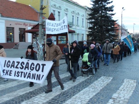 Barátaik mindenkit várnak