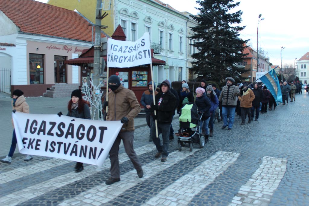 Barátaik mindenkit várnak