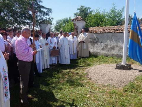 Székely zászlókat szenteltek