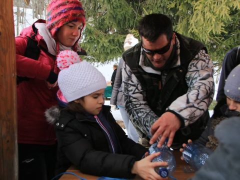 A gyerekeket is bevonják