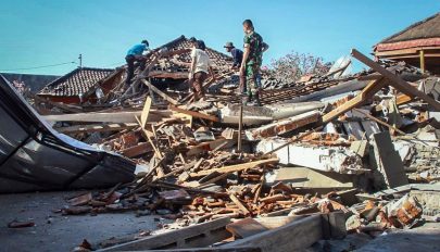 Közel kétezer halottja van az indonéz földrengésnek