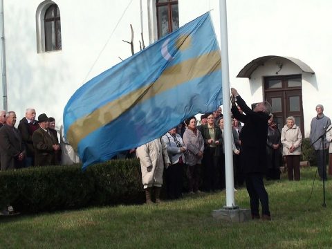 Zászlóavatás és hálaadó nap