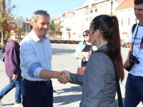 Új embereket a politikába