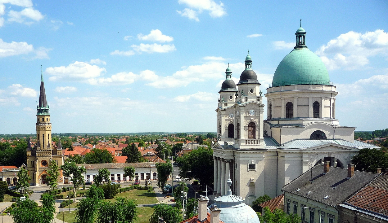 Megerőszakoltak egy 4 éves erdélyi kislányt Cegléden