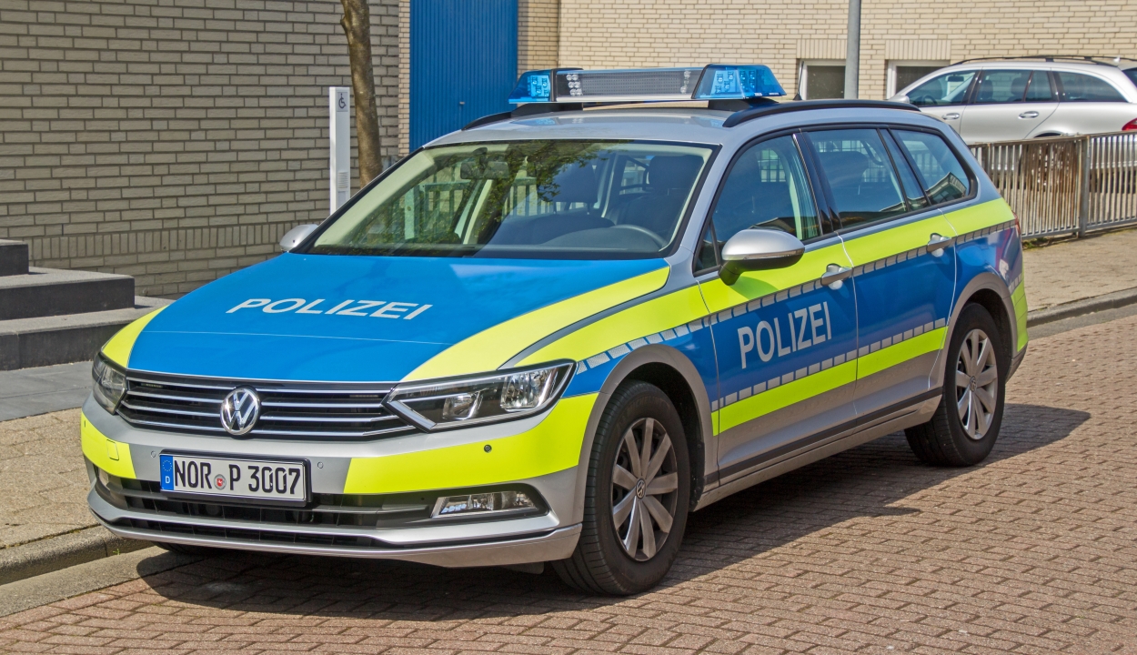 Leesett a német rendőrök álla a román autó láttán