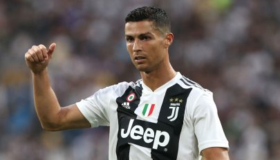 Ronaldo lesz az első dollár milliárdos futballista