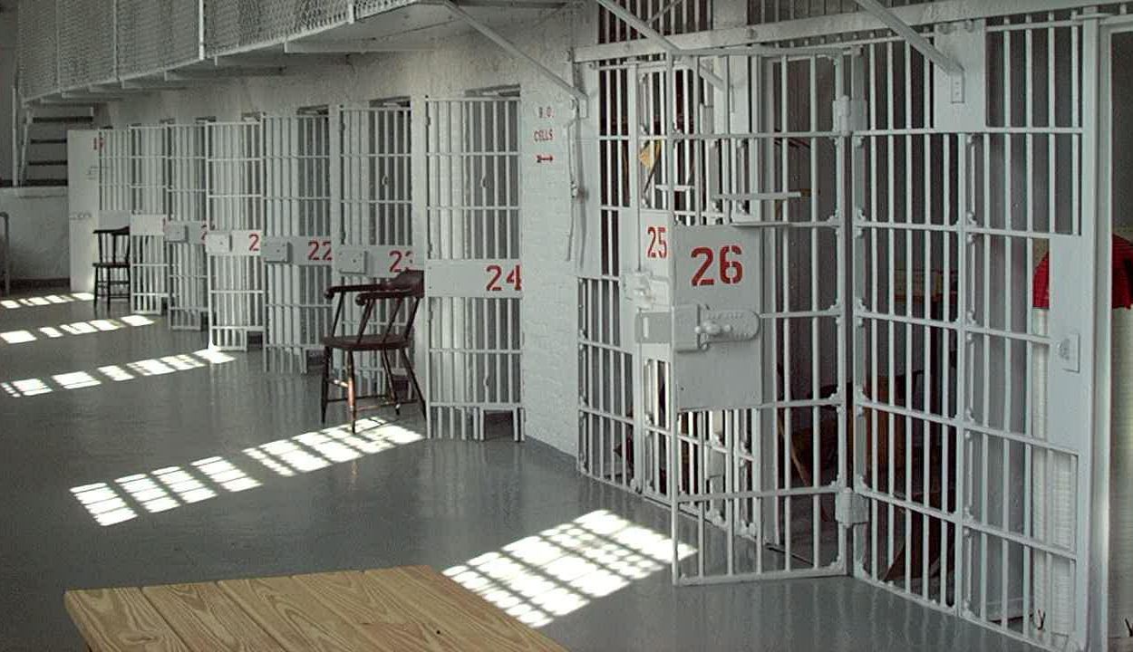 Van ahol az elítéltek őrzik a börtönöket