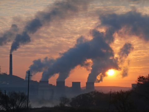 Az ember százszor több szén-dioxidot bocsát ki évente, mint a vulkánok