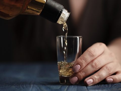 Az alkohol azok között is pusztít, akik ittas emberek környezetében élnek
