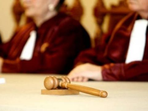 Elutasította az alkotmánybíróság Johannis közigazgatási törvénnyel kapcsolatos óvását