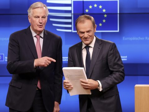 Brexit: rendkívüli EU-csúcs lesz november 25-én