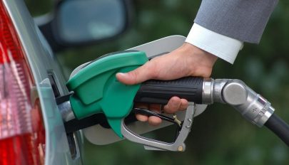 Meghaladta a 7 lejt a prémium benzin literenkénti ára a töltőállomásoknál