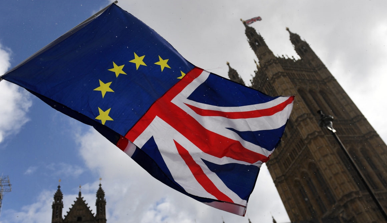 Brexit: Aláírták a megállapodást az EU-s vezetők