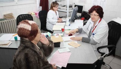 A családorvosok felügyelik a tünetmentes, vagy enyhébb tüneteket mutató pácienseket