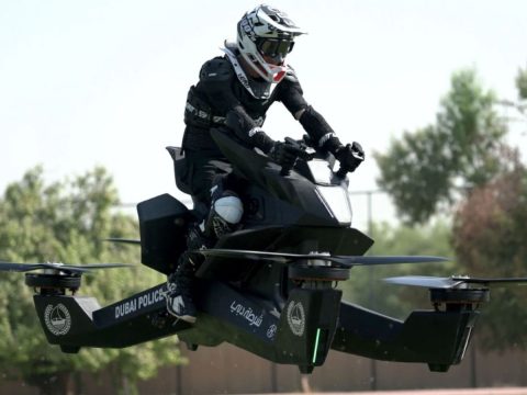 Sci-fibe illő repülő motorokat kapnak a dubaji rendőrök