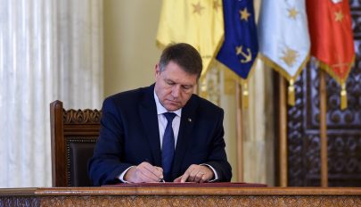 Klaus Iohannis kihirdette a két éves privatizációs stopról szóló törvényt