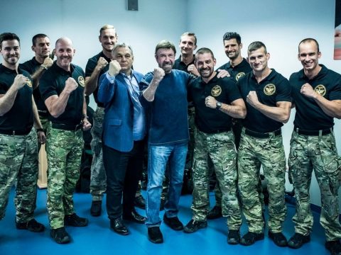 Chuck Norris Orbán Viktornak: „Úgy érzem, már régóta ismerlek”