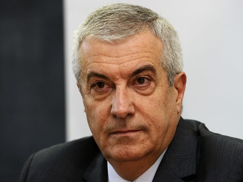 Tăriceanu lemondásra szólította fel Klaus Iohannis államfőt