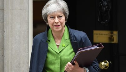 Theresa May: „egyszer és mindenkorra” véget ér az EU-polgárok szabad bevándorlása