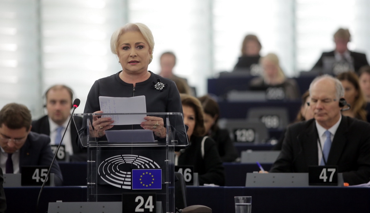 Dăncilă: Politikai határozatot fogadott el az Európai Parlament