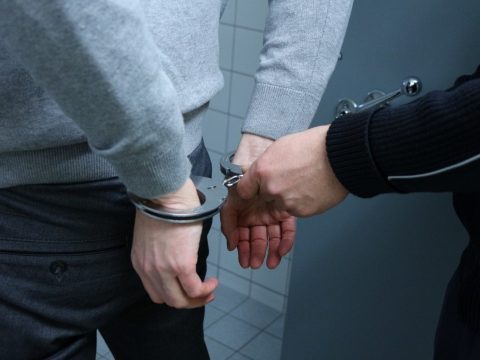 Letöltendő börtönbüntetésre ítéltek egy román embercsempészt Magyarországon