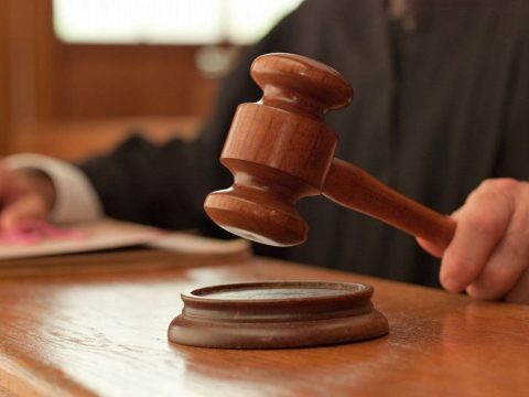Börtönbüntetésre ítélek egy férfit, aki megszökött a kórházból, mielőtt megkapta volna teszteredményét