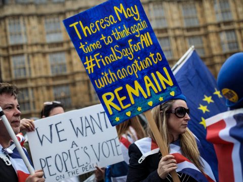 Brexit: kormánypárti és ellenzéki képviselők kezdeményeznek újabb népszavazást