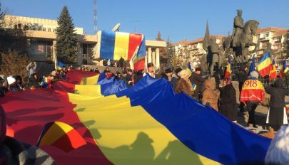 Most a román zászlókat kevesli Tanasă