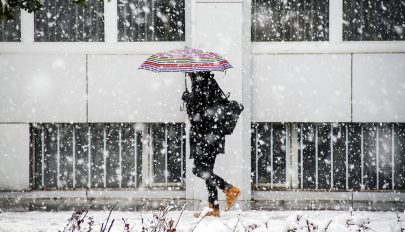 Esőre, havazásra, erős szélre figyelmeztetnek a meteorológusok