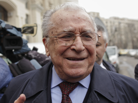 Alkotmányellenes a Ion Iliescu vezette Román Forradalom Intézetének felszámolása