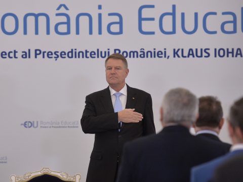 Művelt Románia elnevezéssel kezdeményezett átfogó oktatási projektet Klaus Johannis