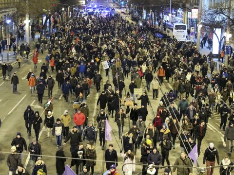 Összefogásra szólítottak fel az ellenzéki pártok a budapesti tüntetésen