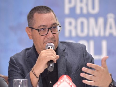 Victor Ponta vezeti a Pro Románia EP-listáját